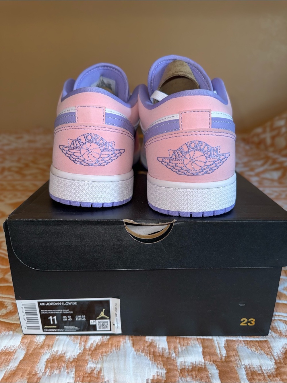 Air Jordan 1 Low SE “Arctic Punch” (arctic punch/purple pulse/white) sz 11 - Picture 5 of 6